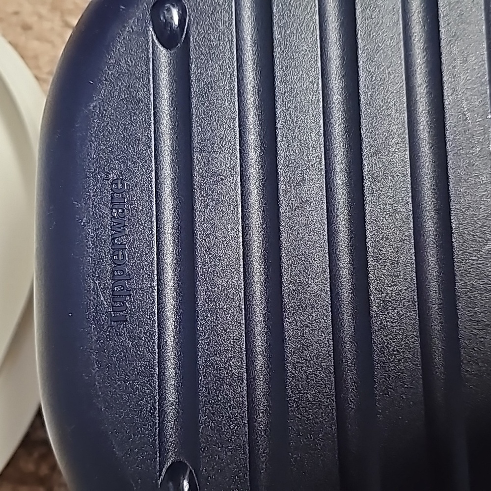 Tupperware Double Use Container - Picture 6 of 8